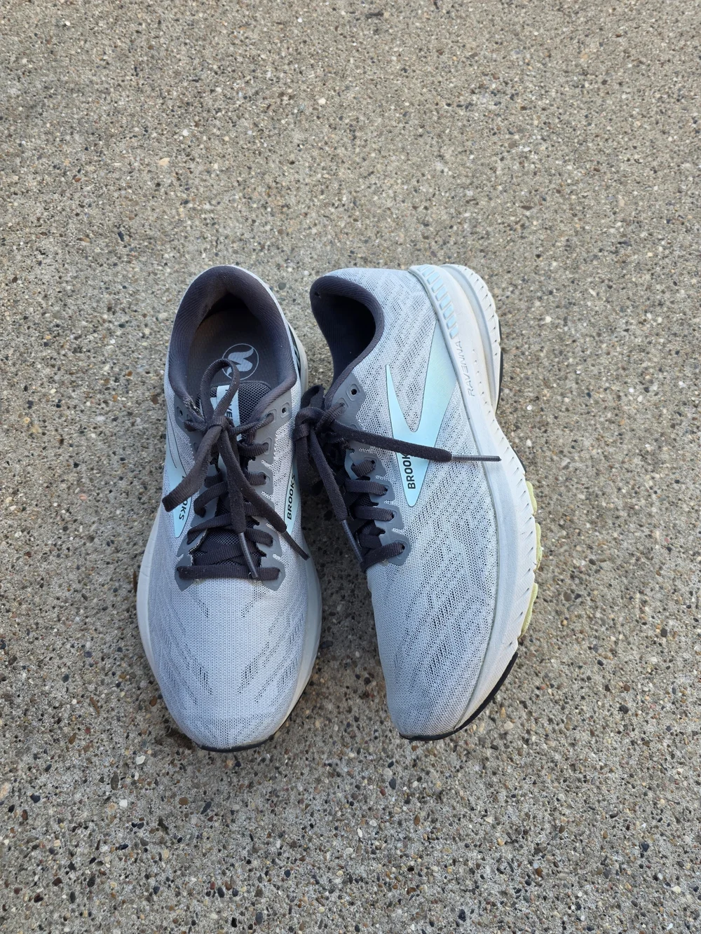 Brooks Sneaker Women Size 9B